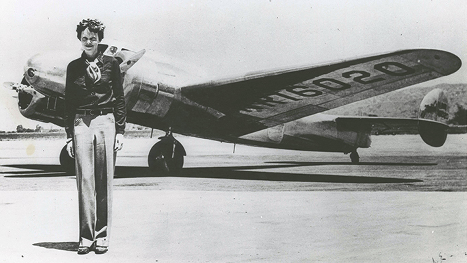amelia earhart with plane